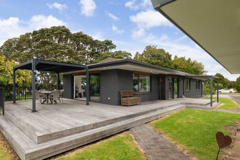 37 Pohutukawa Drive, Athenree, Katikati