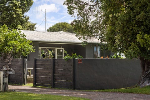 11 Roretana Drive, Athenree, Katikati