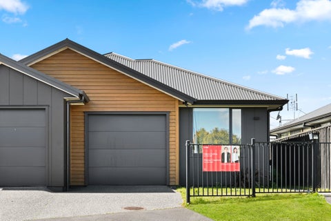 1/14 Mitcham Avenue, Forest Lake, Hamilton