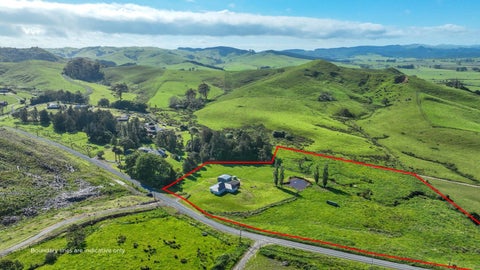 128 Dimmock Road, Waitakaruru
