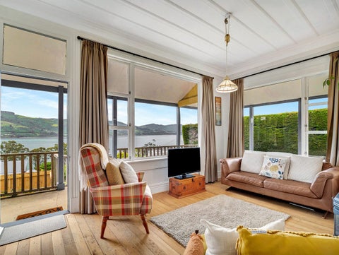 42 Marion Street, Macandrew Bay, Dunedin