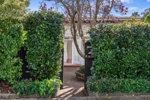 4/1 Saratoga Avenue, Herne Bay, Auckland