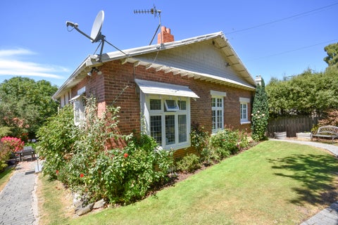 9 Norfolk Street, Saint Clair, Dunedin
