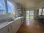 286 High Street South, Carterton - Carousel 4