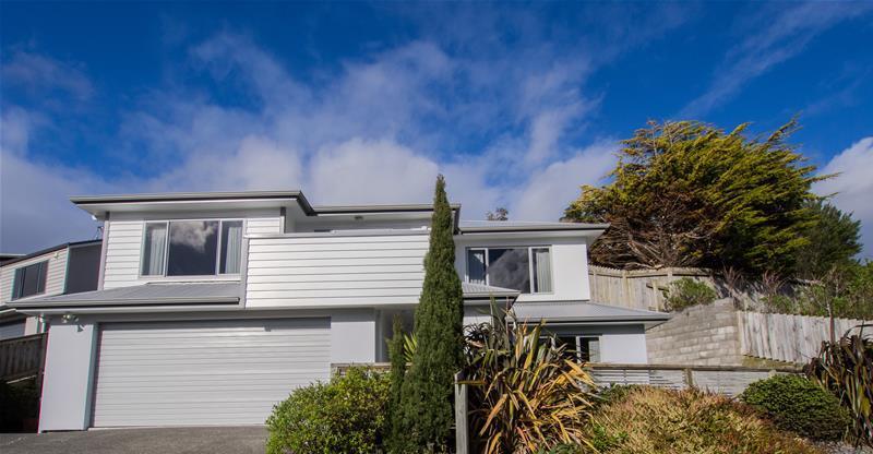 16 Eastcott Grove, Churton Park, Wellington - Carousel 2