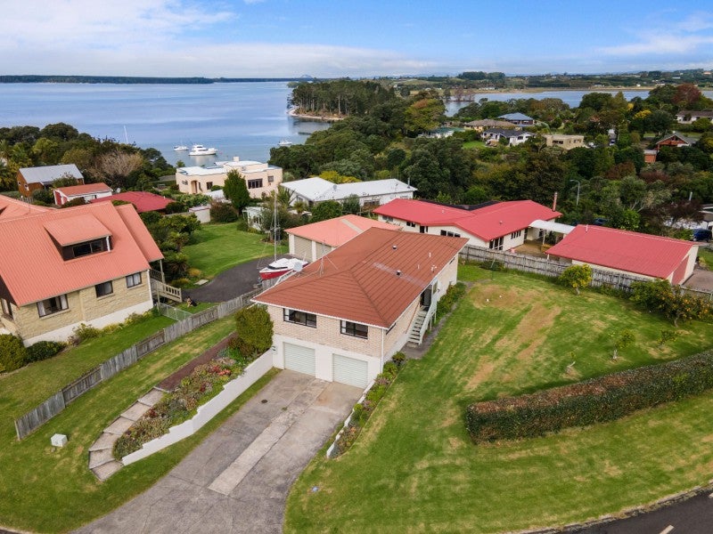 4 Giles Way, Tanners Point, Tahawai - Carousel 2