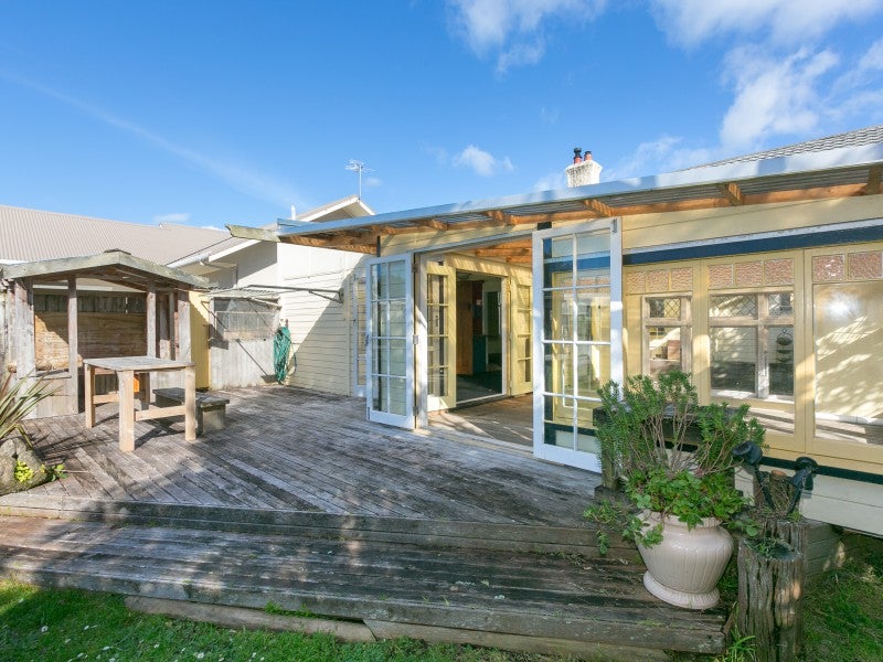 9 Sanders Avenue, Westown, New Plymouth - Carousel 22