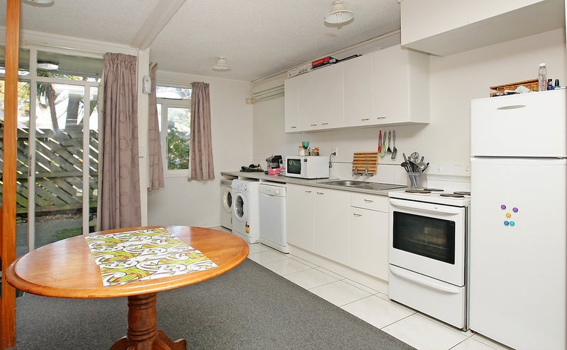 11H Britannia Street, Petone, Lower Hutt - Carousel 2