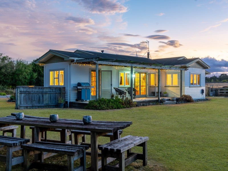 5 Balfour Street, Greytown - Carousel 1