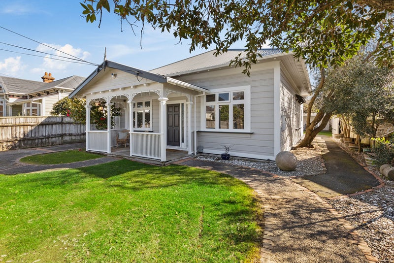 31 Bay Street, Petone, Lower Hutt - Carousel 20