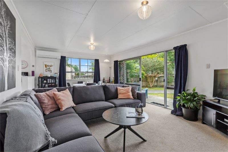 72B Oakfield Crescent, Pukete, Hamilton - Carousel 2