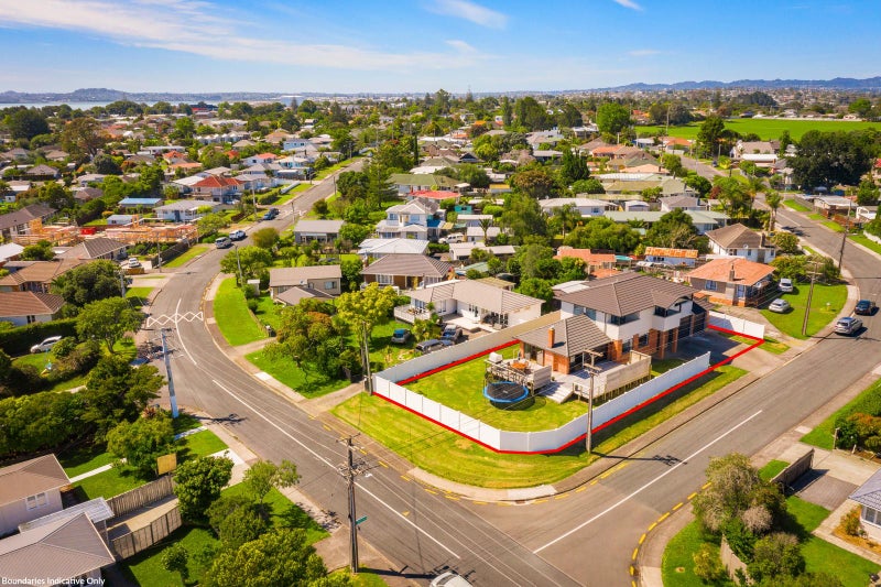 Property Valuation for 2A Ward Crescent, Te Atatu Peninsula, Auckland