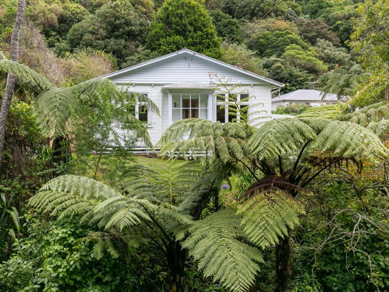 19 Curtis Street, Karori, Wellington - Carousel 1