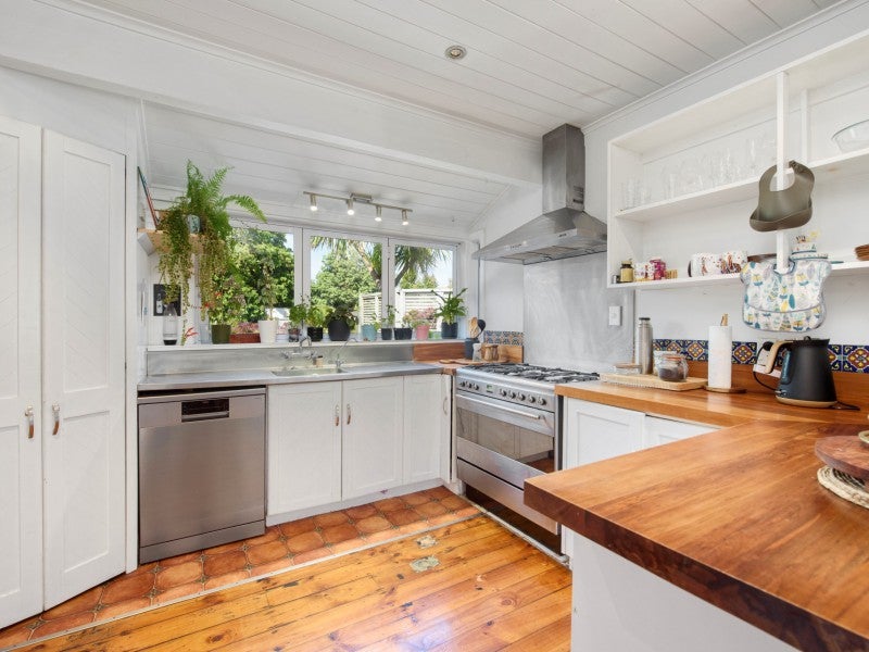 256 Papamoa Beach Road, Papamoa Beach, Papamoa - Carousel 14