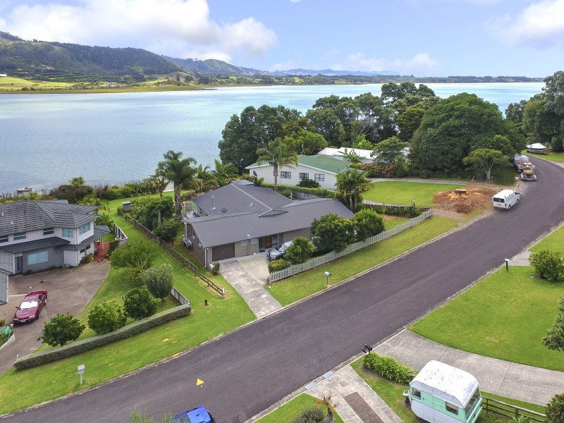 25 Moana Drive, Tanners Point, Tahawai - Carousel 2