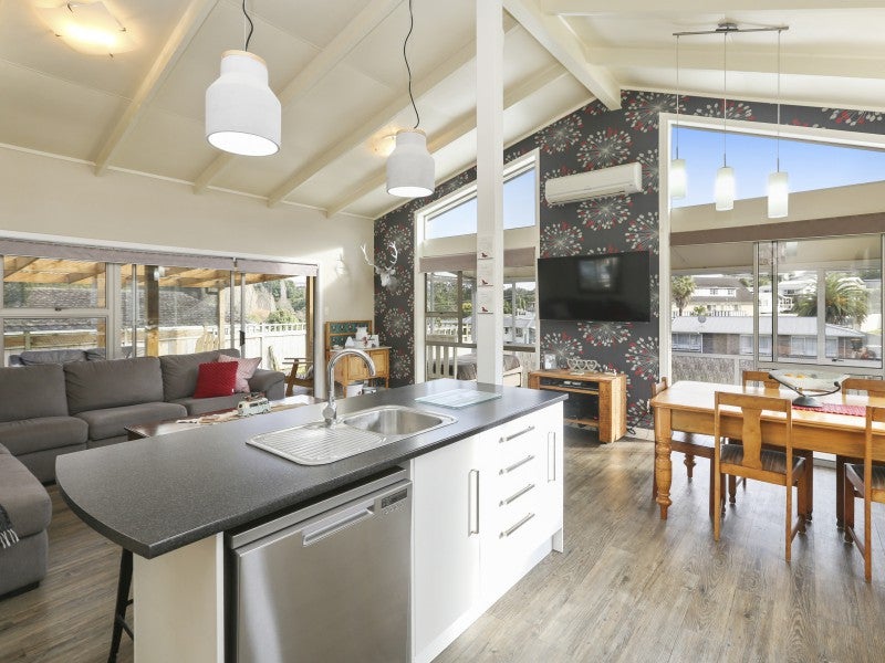 47 Cumberland Street, Merrilands, New Plymouth - Carousel 1