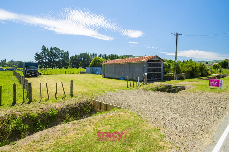 15 Kipling Road, Te Karaka - Carousel 1
