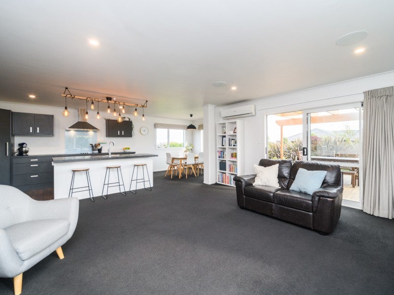 15 Wapiti Avenue, Feilding, Feilding - Carousel 2