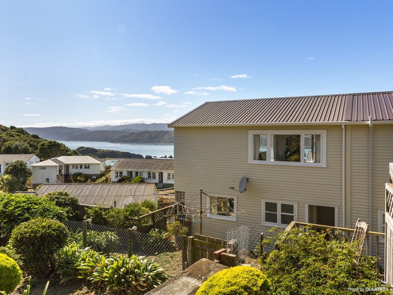 8 Bowes Crescent, Strathmore Park, Wellington - Carousel 2