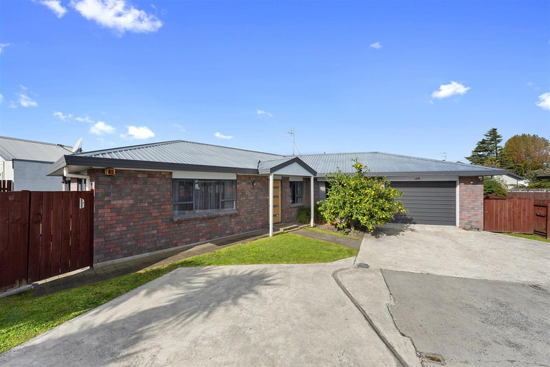 15A Forest Lake Road, Forest Lake, Hamilton - Carousel 1