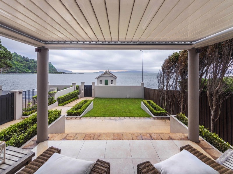 219 Marine Drive, Lowry Bay, Lower Hutt - Carousel 2