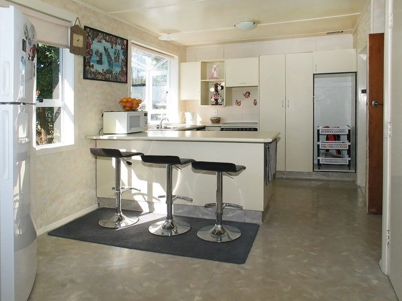 20 Astrolabe Street, Cannons Creek, Porirua - Carousel 2