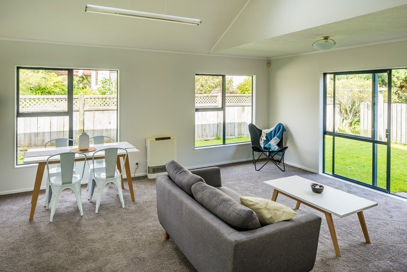 17A Fernwood Court, Woodridge, Wellington - Carousel 1