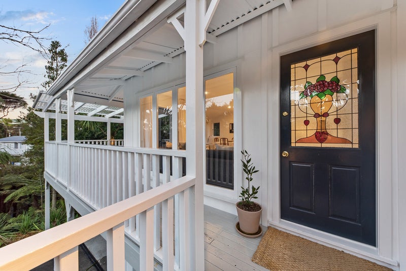 Property Valuation for 2/43 Aeroview Drive, Beach Haven, Auckland