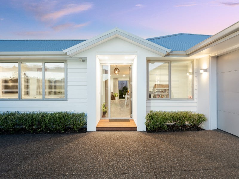 138 Puhirake Crescent, Pyes Pa, Tauranga - Carousel 1