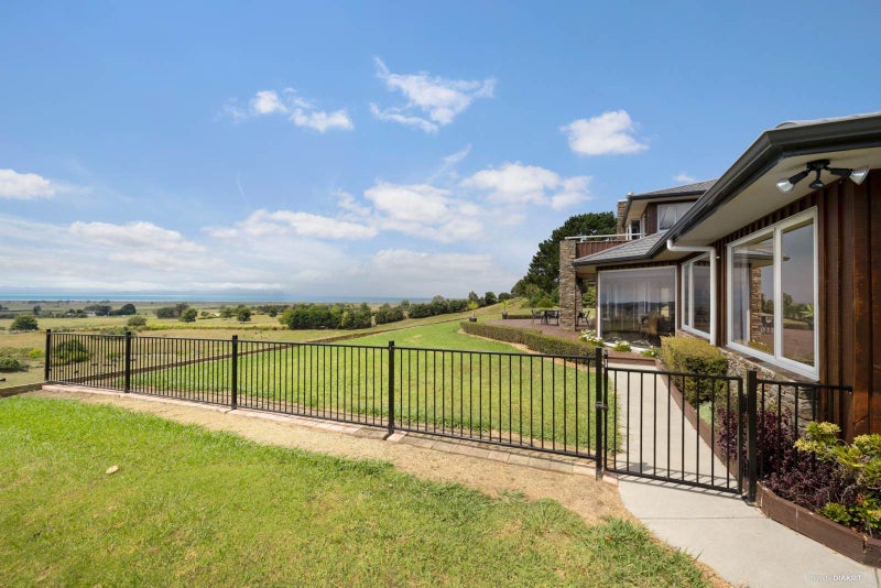 1237 Miranda Road, Pūkorokoro / Miranda, Kaiaua - Carousel 1