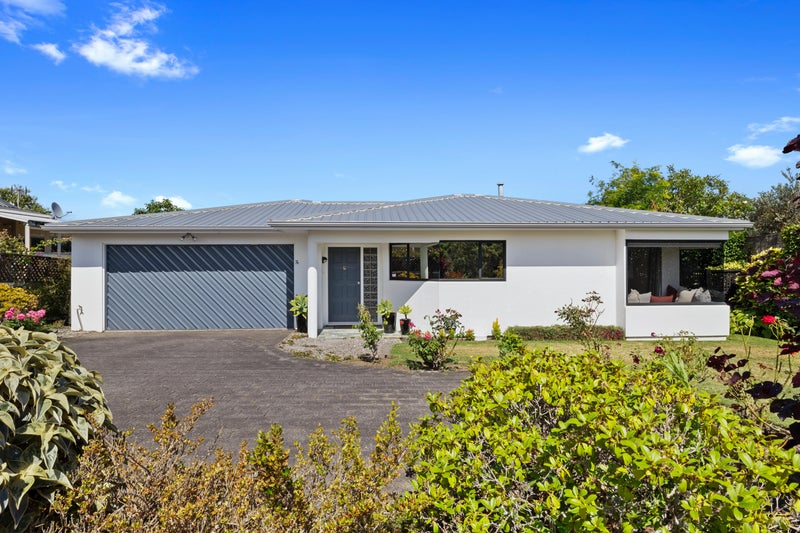 7B Truro Place, Lynmouth, New Plymouth - Carousel 1