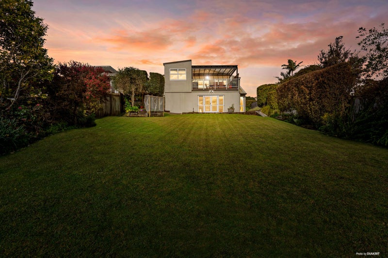 19 Newhaven Terrace, Mairangi Bay, Auckland - Carousel 1