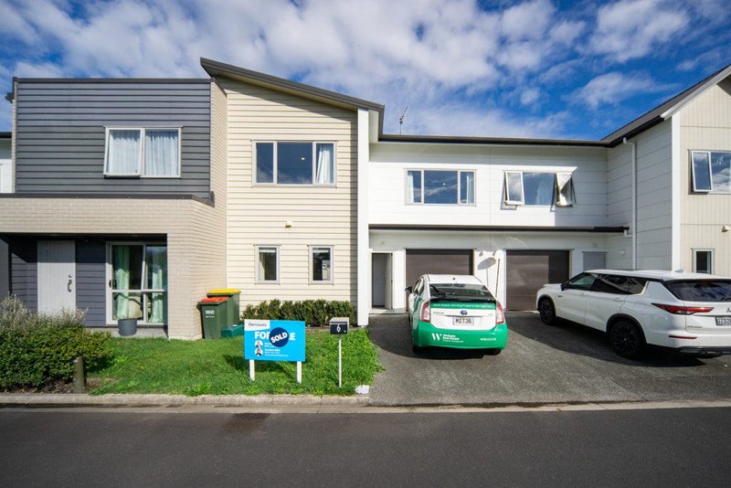 6 Anna Jean Crescent, Flagstaff, Hamilton, Waikato - Carousel 1