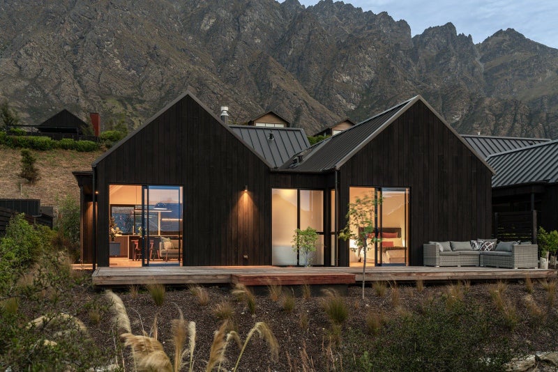11 McKenzies Shute, Jacks Point, Queenstown - Carousel 1