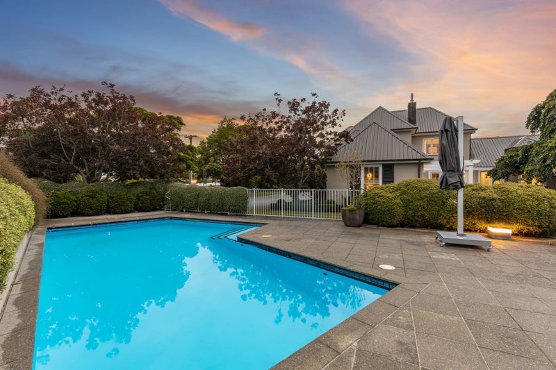 1 St Andrews Grove, Boulcott, Lower Hutt - Carousel 1