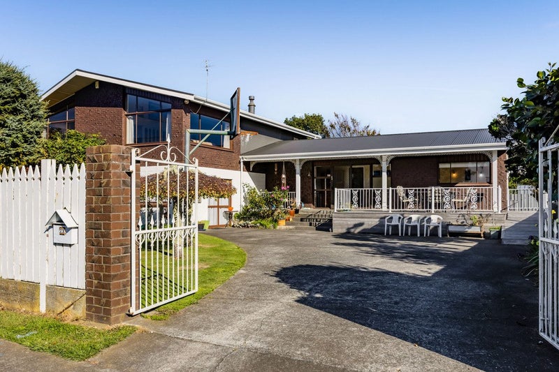 71 Fantham Street, Hawera - Carousel 1