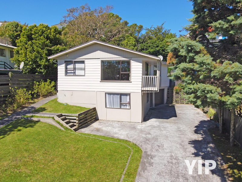 81 Stewart Drive, Newlands, Wellington - Carousel 1
