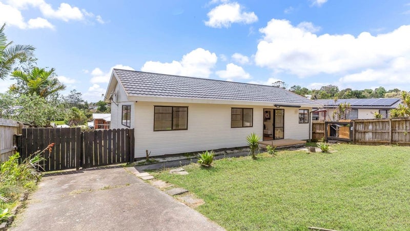 213 Glengarry Road, Glen Eden, Auckland - Carousel 1