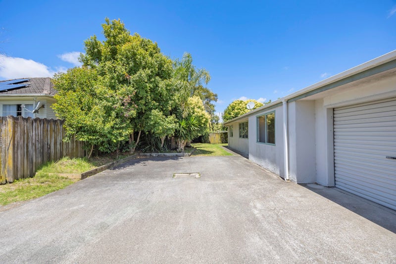 2/15 Deveron Road, Manurewa, Auckland - Carousel 1