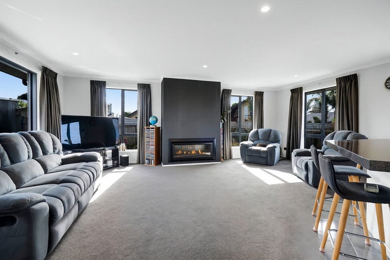 9 Huetu Place, Bell Block, New Plymouth - Carousel 2