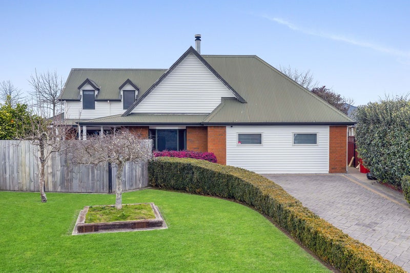 6 Fencourt Place, Rototuna North, Hamilton - Carousel 1