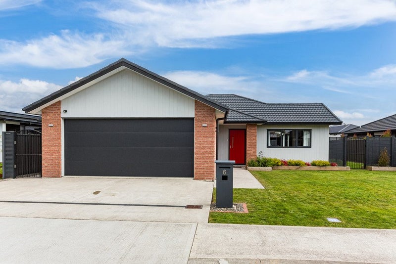 6 Salisbury Crescent, Wallaceville, Upper Hutt - Carousel 17