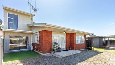 14B Seaspray Drive, Mount Maunganui, Mount Maunganui - Carousel 1