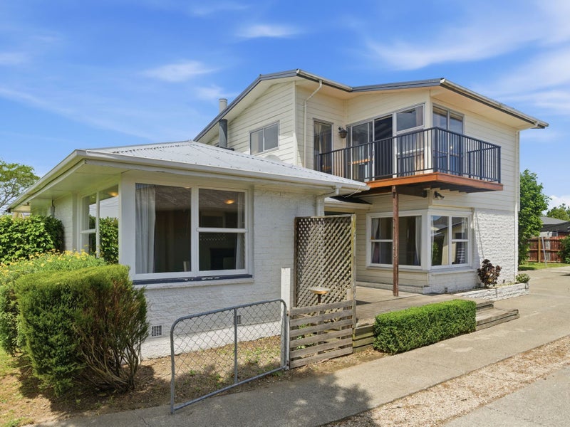 15 Wychwood Crescent, Bishopdale, Christchurch - Carousel 2