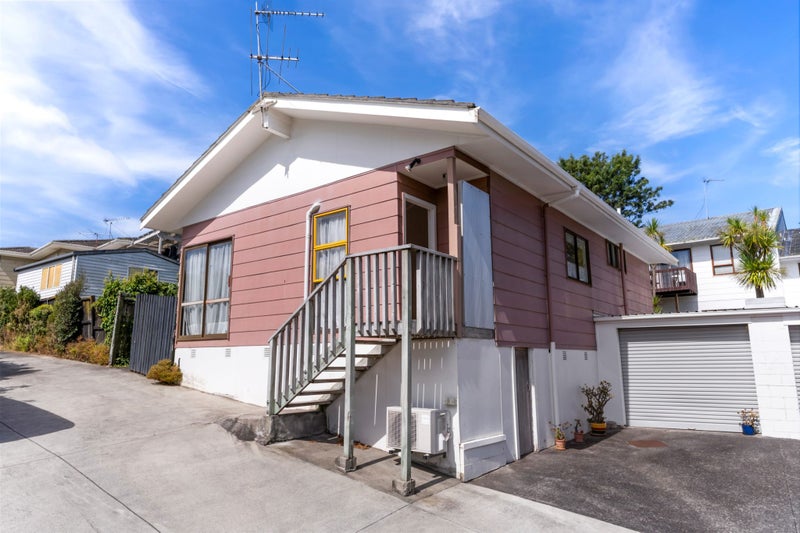 32A Bayview Road, Bayview, Auckland - Carousel 1