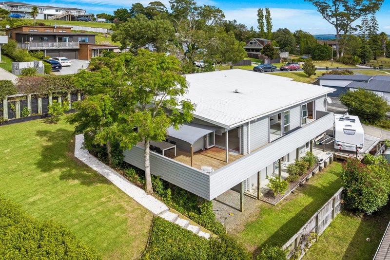 16 Blue Gum Drive, Warkworth, Warkworth - Carousel 1