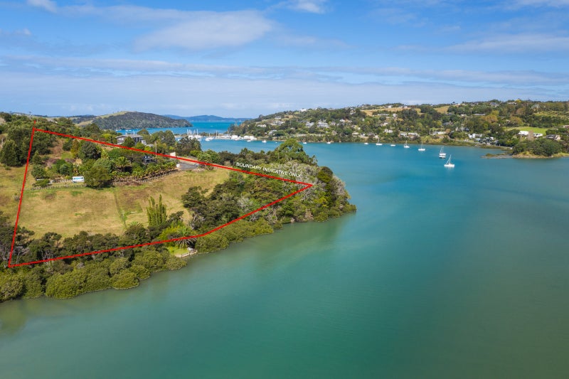 8 Green Road, Rainbows End, Matakana - Carousel 1