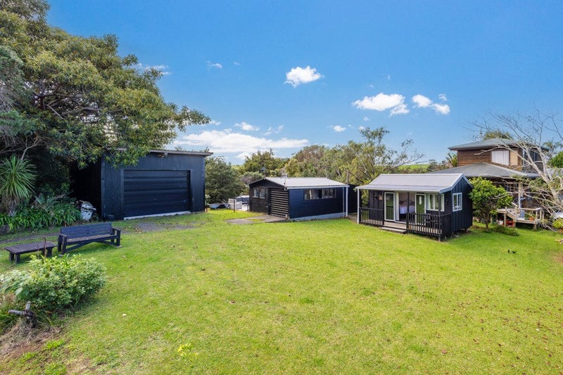 1 Pigeon Place, Tāwharanui Peninsula, Matakana - Carousel 1