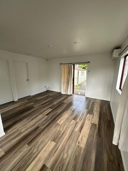 109 Seymour Road, Sunnyvale, Auckland - Carousel 1