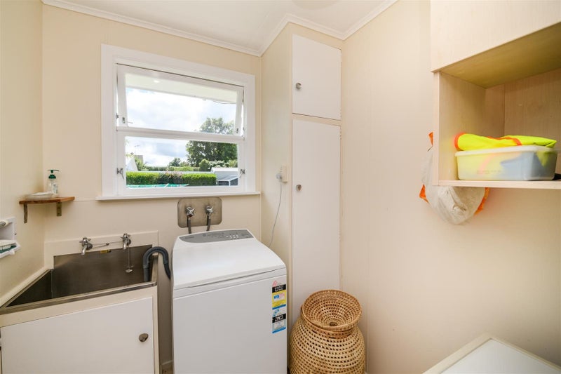 10 Bond Street, Marton - Carousel 28